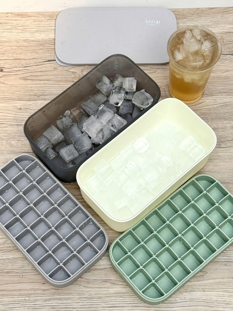 Hộp 2 khay đá silicon có nắp đậy và khay trữ đá Mirai - nắp xanh, 64 viên