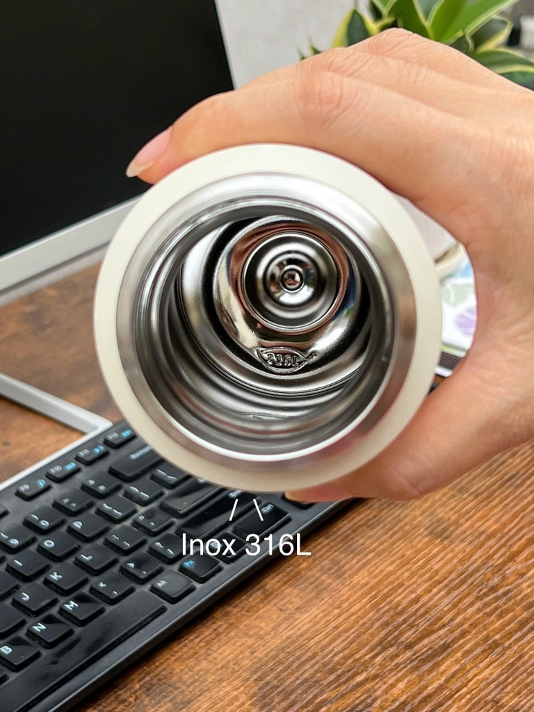 Bình giữ nhiệt 2 lớp inox Kaiyo màu be, dung tích 600ml