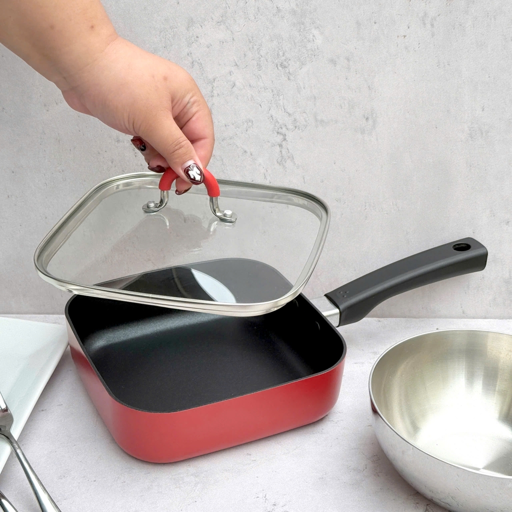 Chảo vuông chống dính có nắp kính Todaii size 18cm màu đỏ