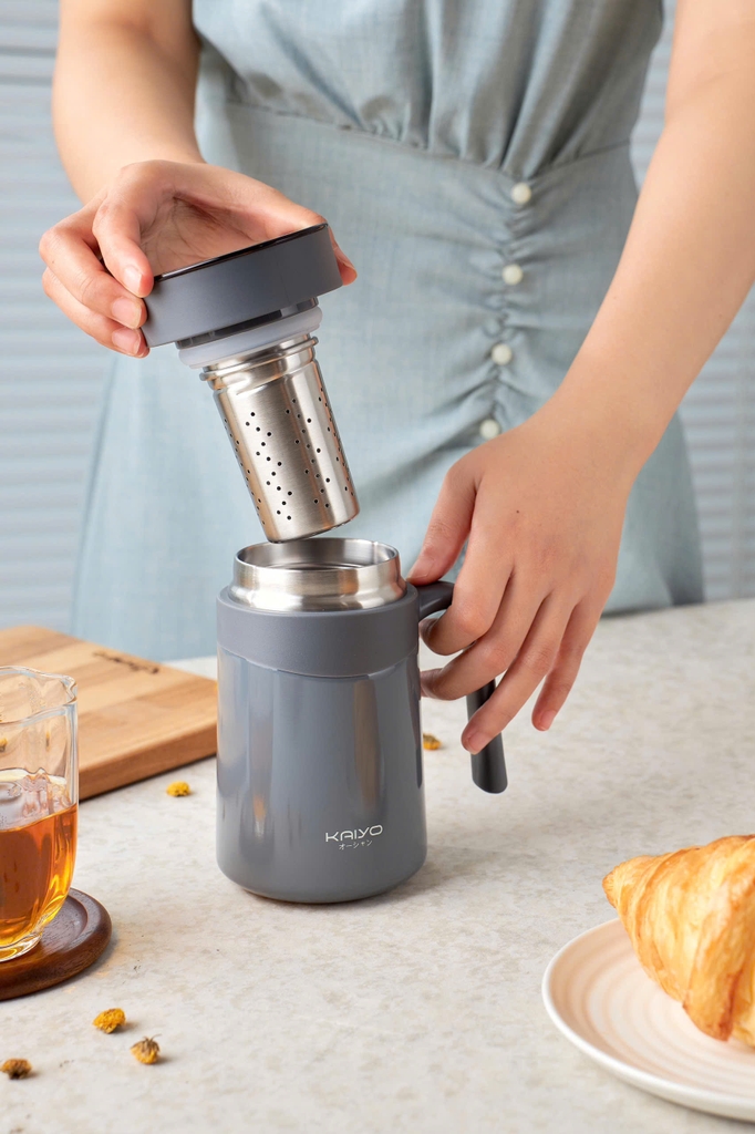 Cốc giữ nhiệt 2 lớp inox Kaiyo kèm lõi lọc trà 350ml, màu ghi