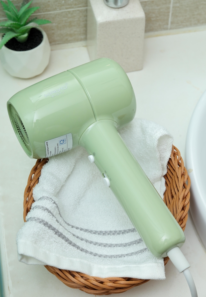 Máy sấy tóc ion âm hai chiều nóng lạnh Kaiyo, model KHD-418, màu xanh mint