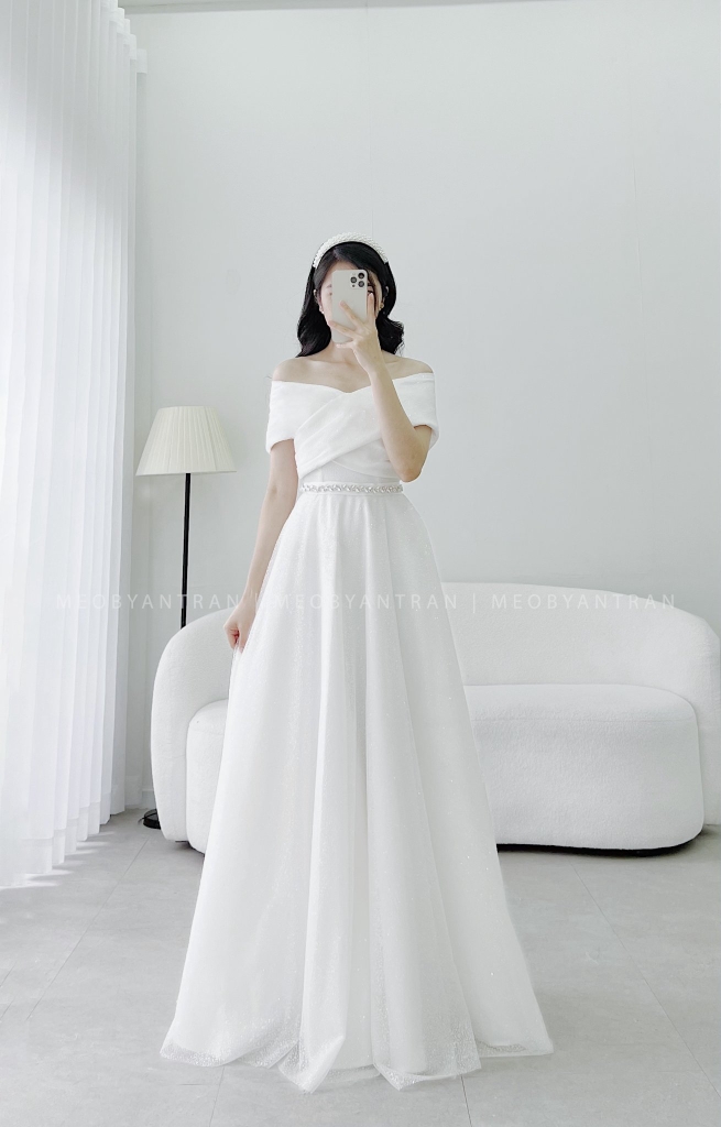 Tuyệt chiêu chọn thuê váy cưới đẹp cho cô dâu lùn