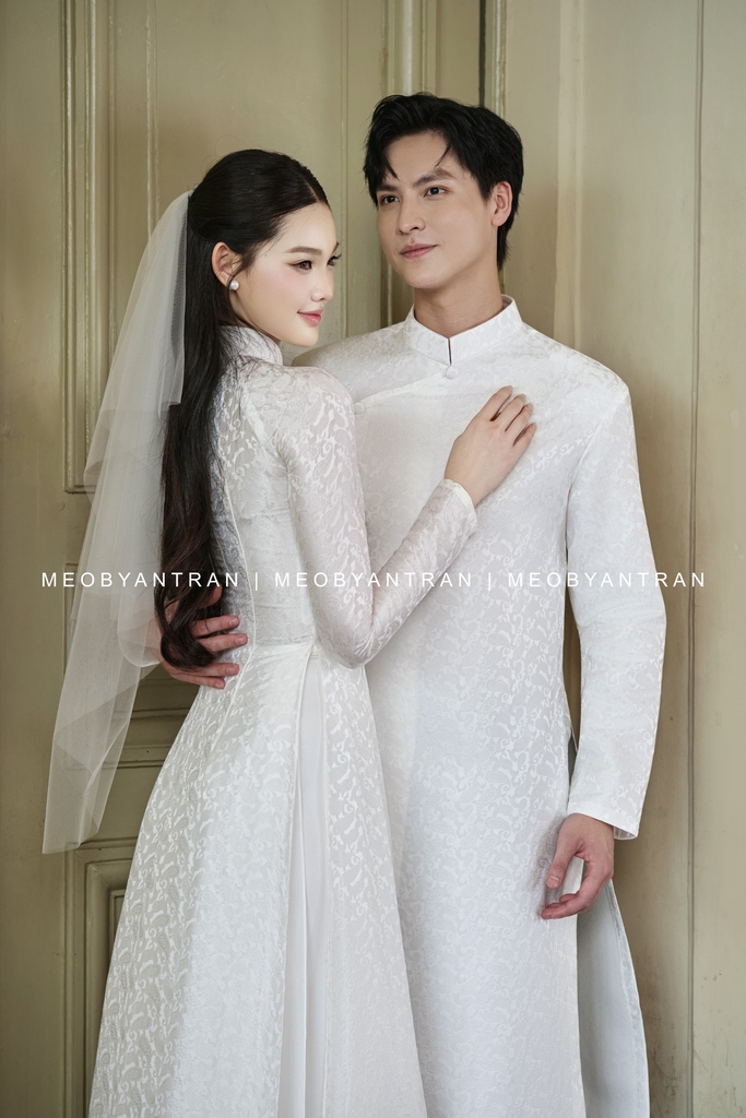 Áo dài cưới cặp đôi truyền thống 
