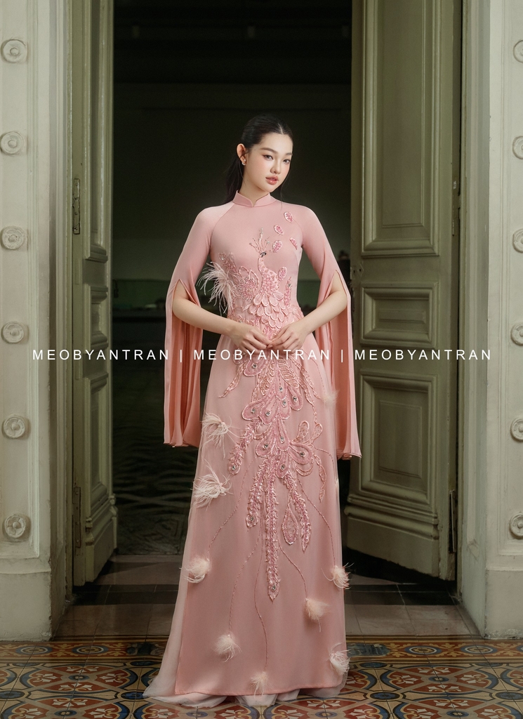 Áo dài cưới công phượng