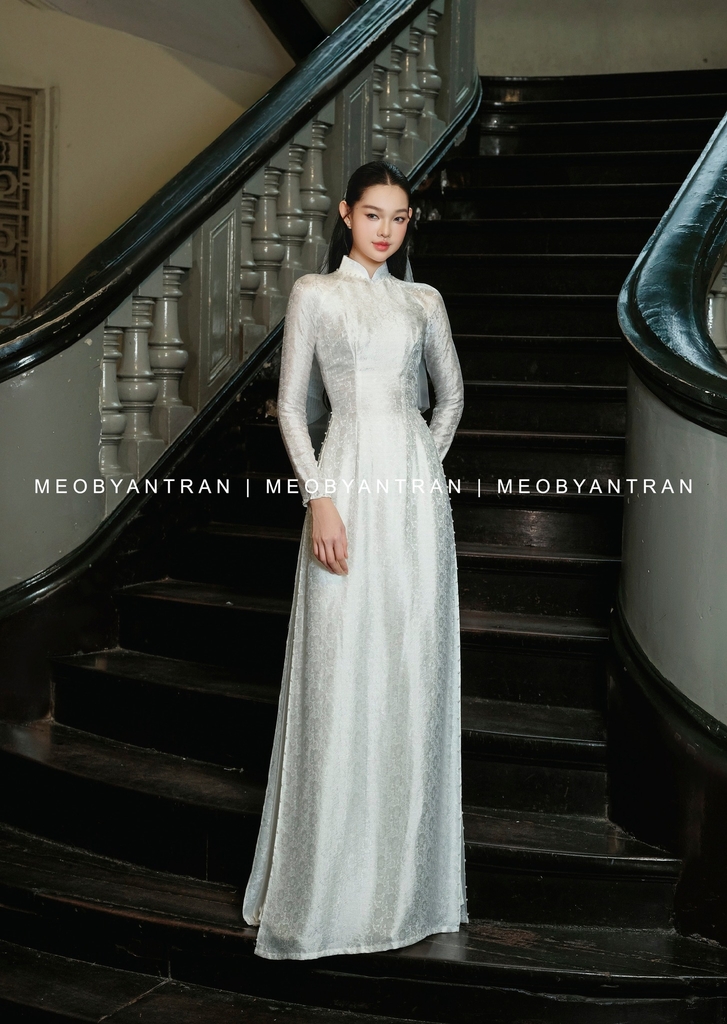 Áo dài gấm cô dâu