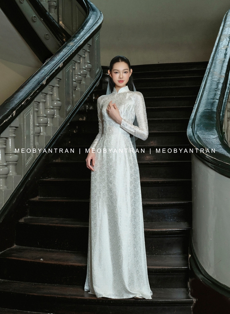 Áo dài gấm cô dâu