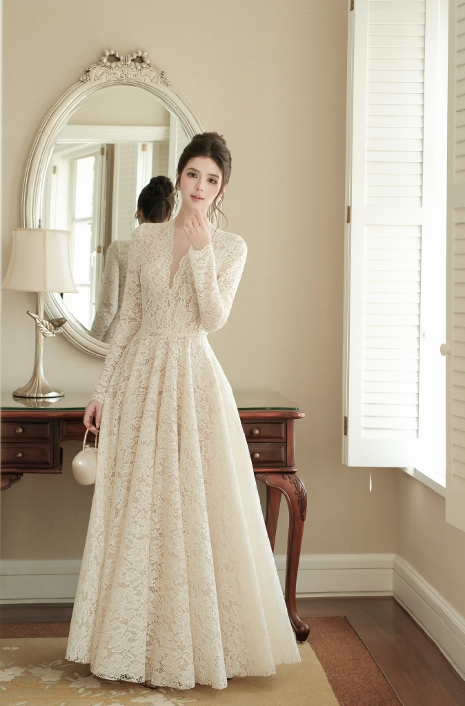 Đầm ren cao cấp tay dài