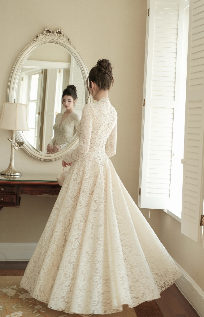 Đầm ren cao cấp tay dài