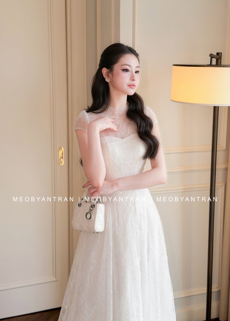 Đầm ren dự tiệc dáng dài