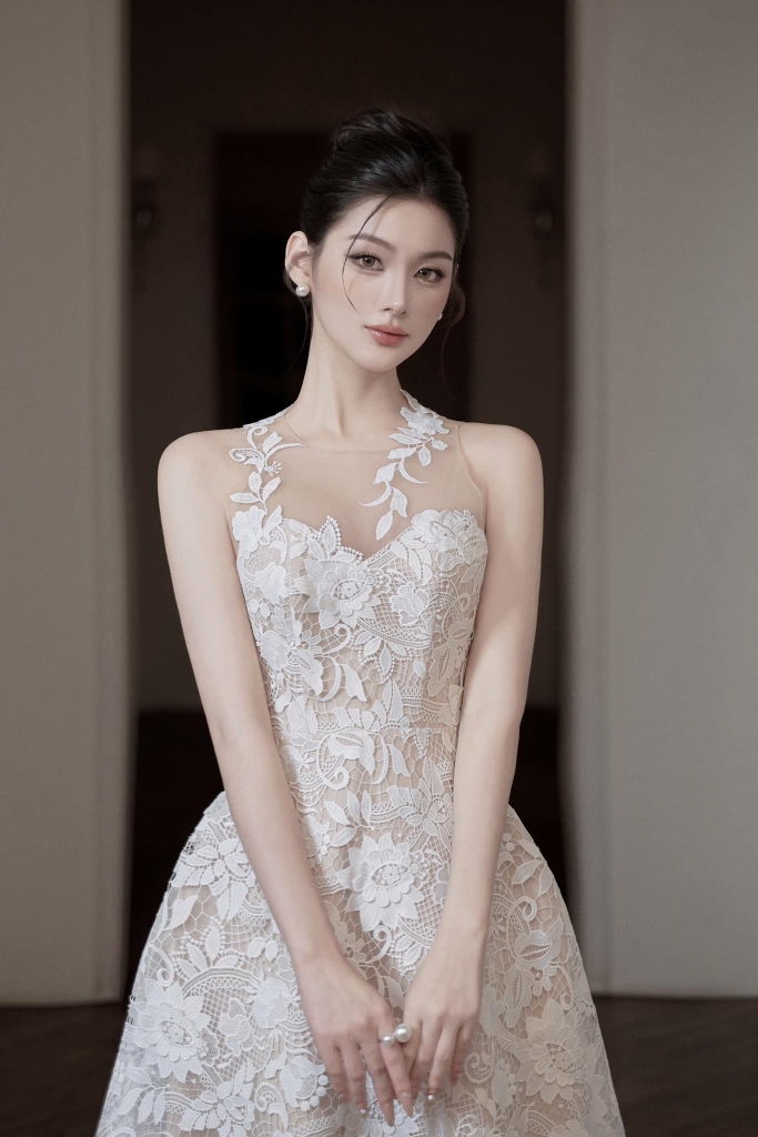 Đầm ren trắng dự tiệc