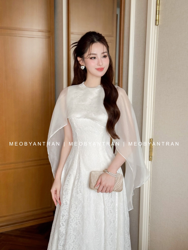 Đầm ren trắng dự tiệc cưới