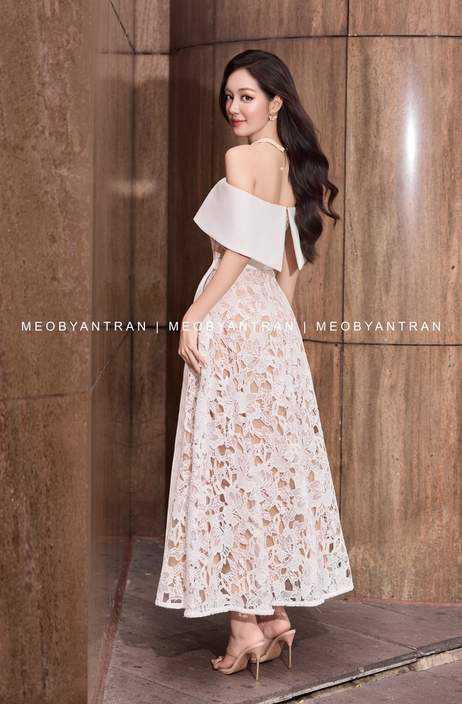 Đầm ren trắng trễ vai