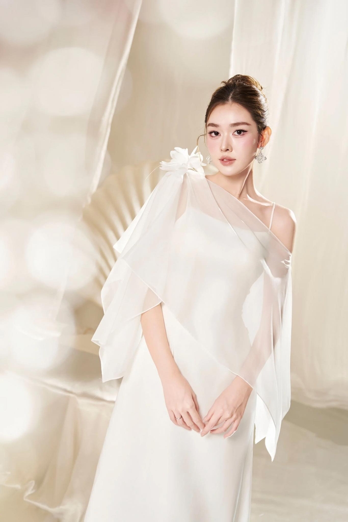 Đầm trắng dự tiệc đẹp