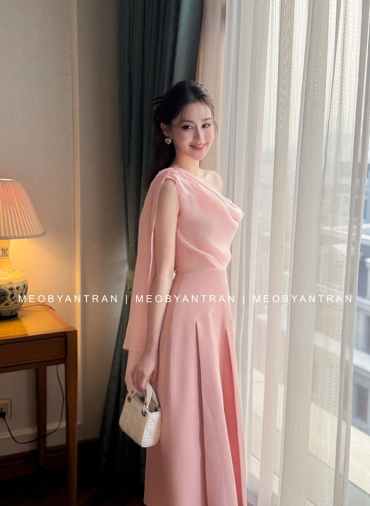 Đầm trễ vai dự tiệc cưới đẹp