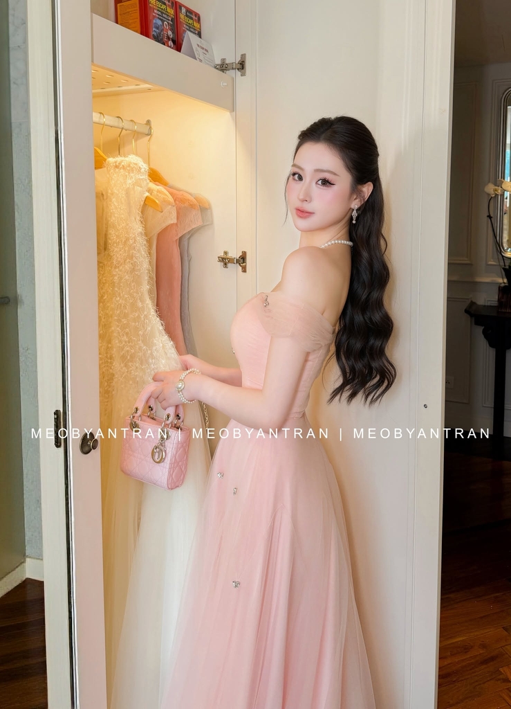 Đầm voan dự tiệc trễ vai