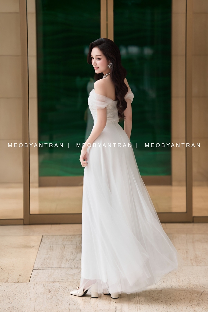 Đầm voan trễ vai dáng dài