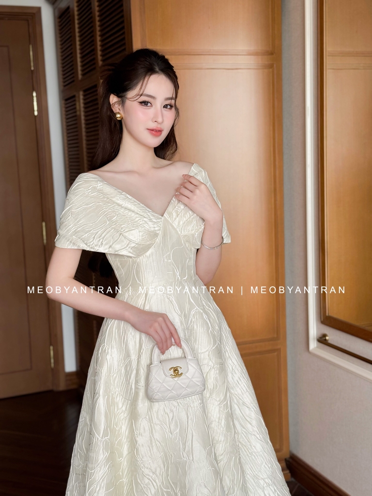 Váy xoè công chúa trễ vai