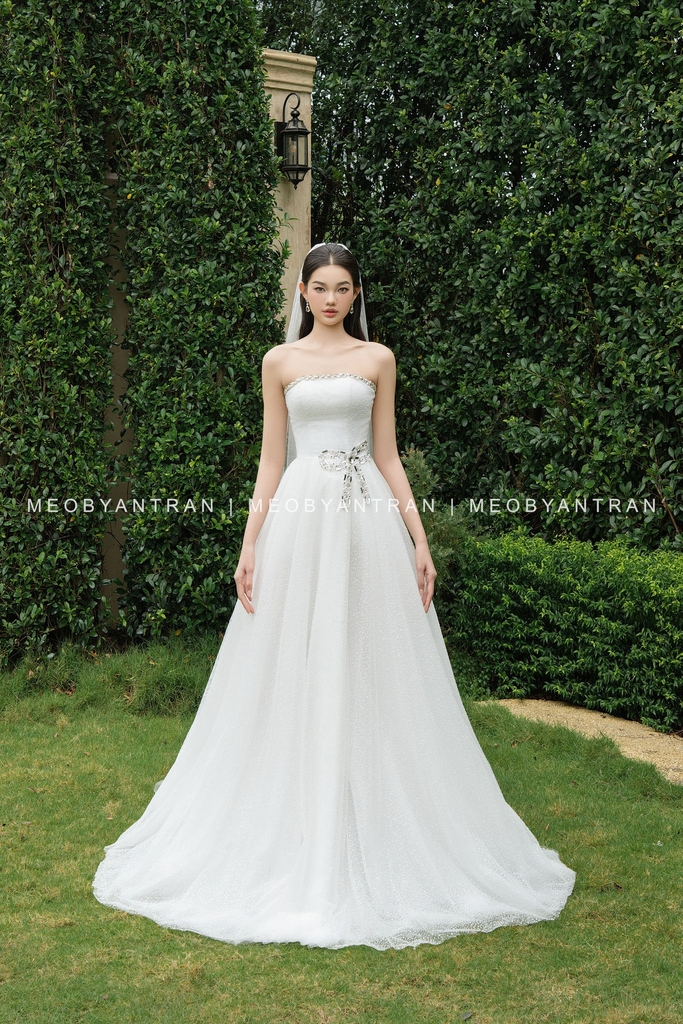 Váy cưới cúp ngực xoè