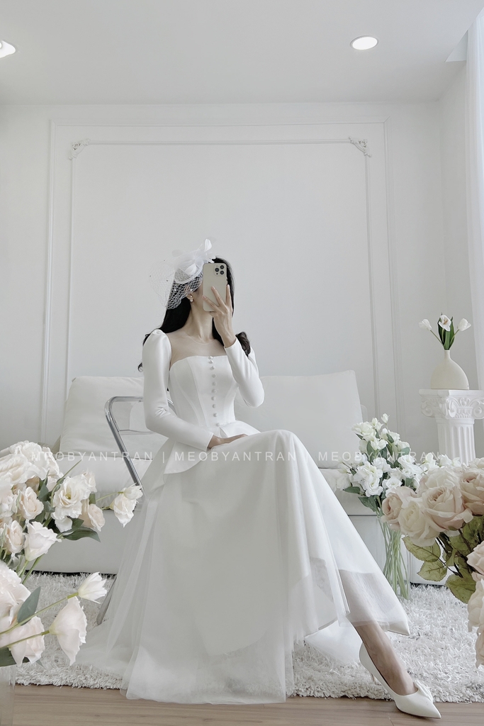 Váy cưới cảm hứng hoàng hôn của Phương Lan - VÁY CƯỚI CAO CẤP LINH NGA  BRIDAL