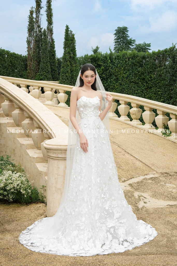 Váy cưới ren đơn giản