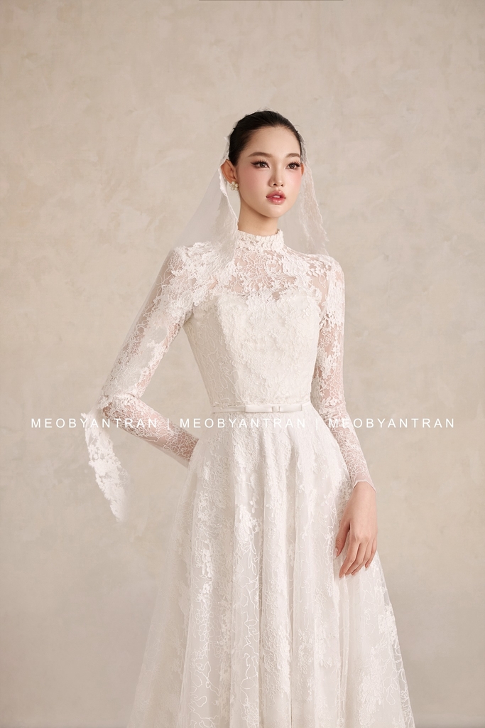 Váy cưới ren tay dài sang trọng