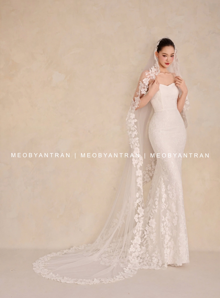 Váy cưới đuôi cá cúp ngực