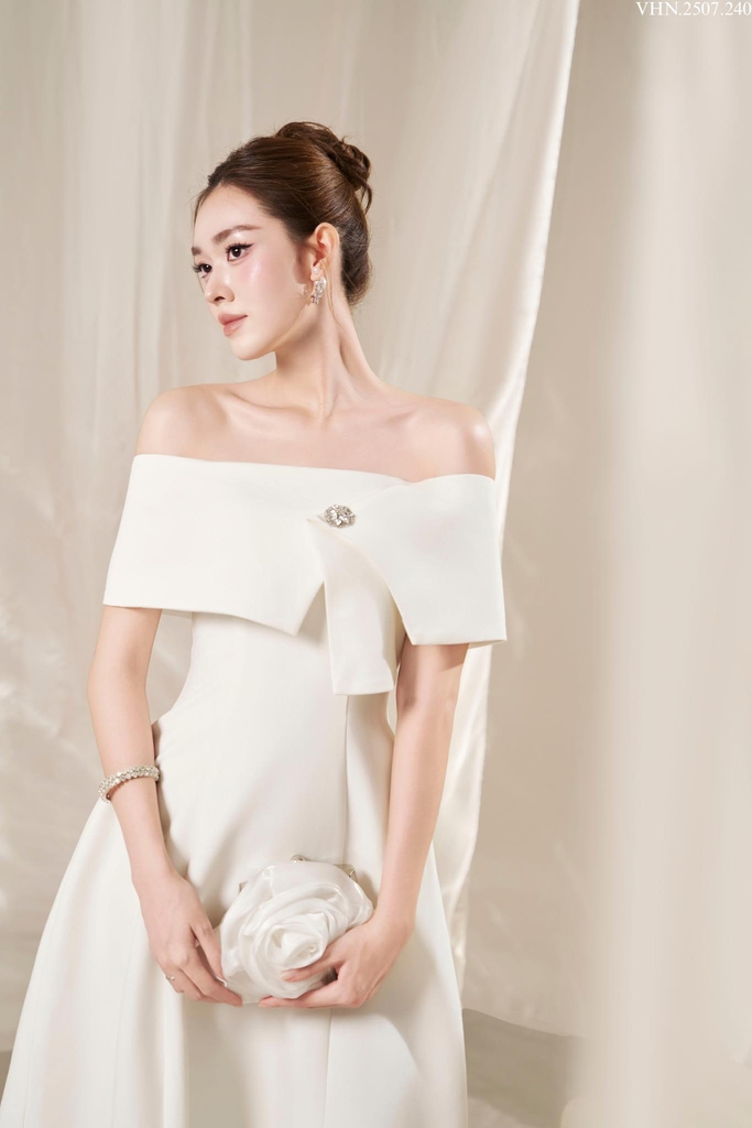 Đầm thiết kế trễ vai