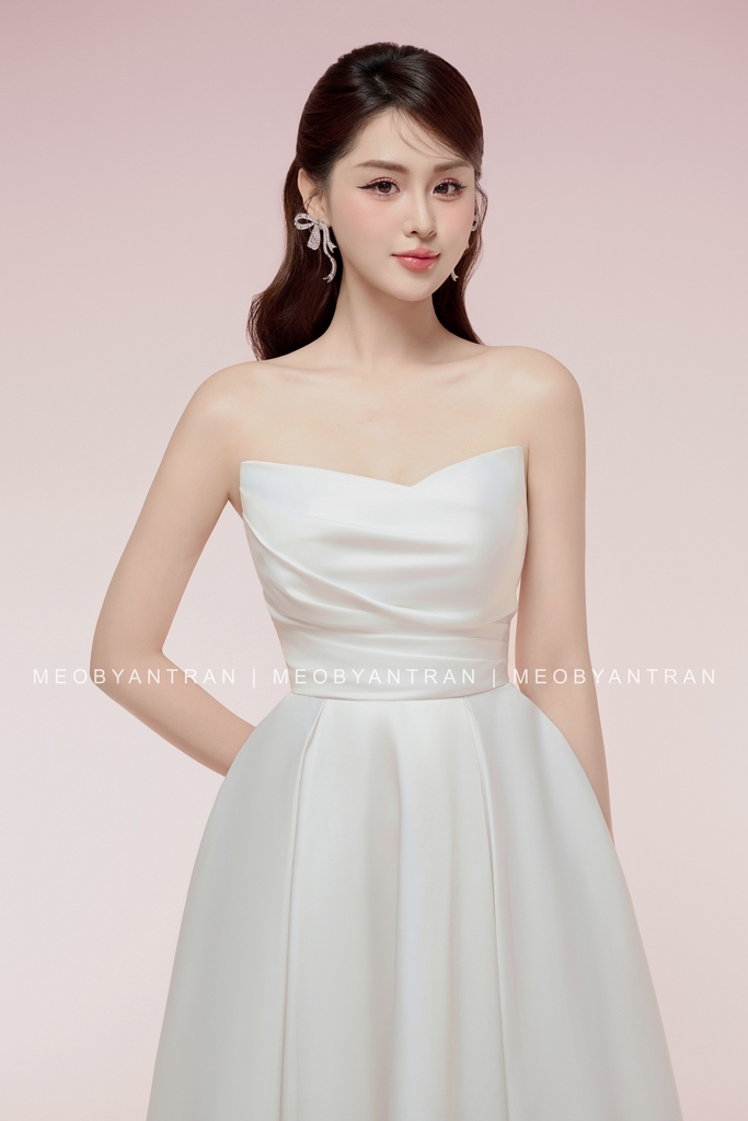 Váy trắng cúp ngực xoè