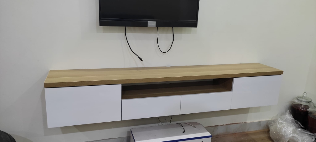[HOT SALES] Kệ tivi treo tường 4 ngăn kéo màu vân gỗ TV1398
