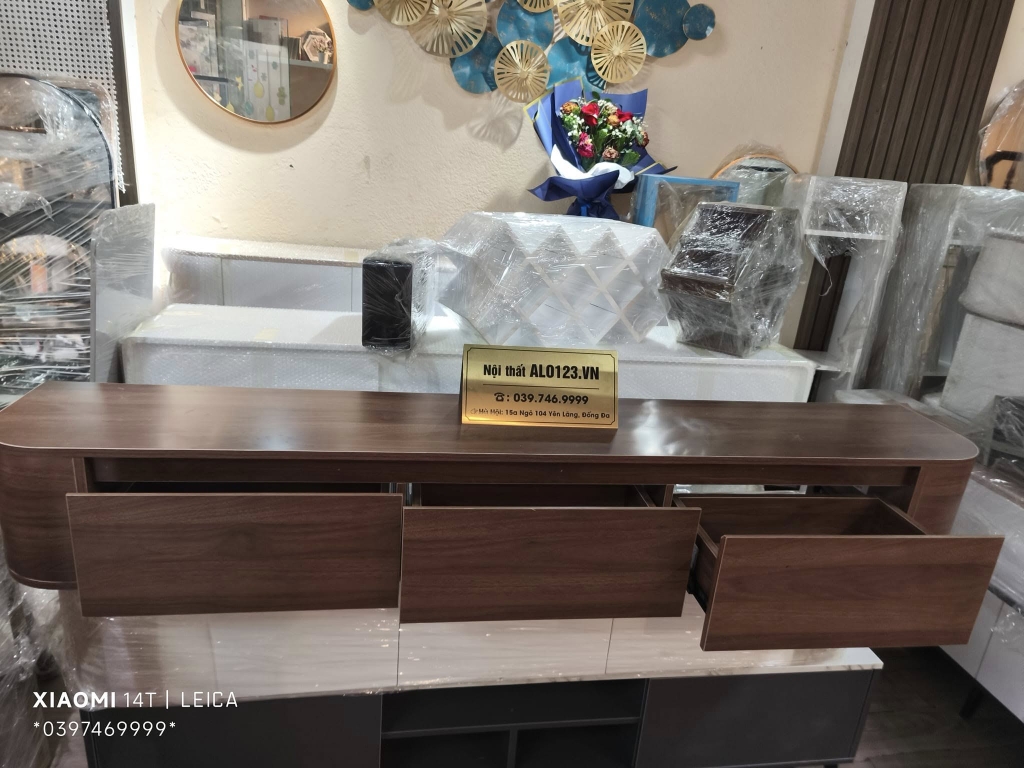 Kệ tivi treo tường bo góc full màu óc chó- Tv178