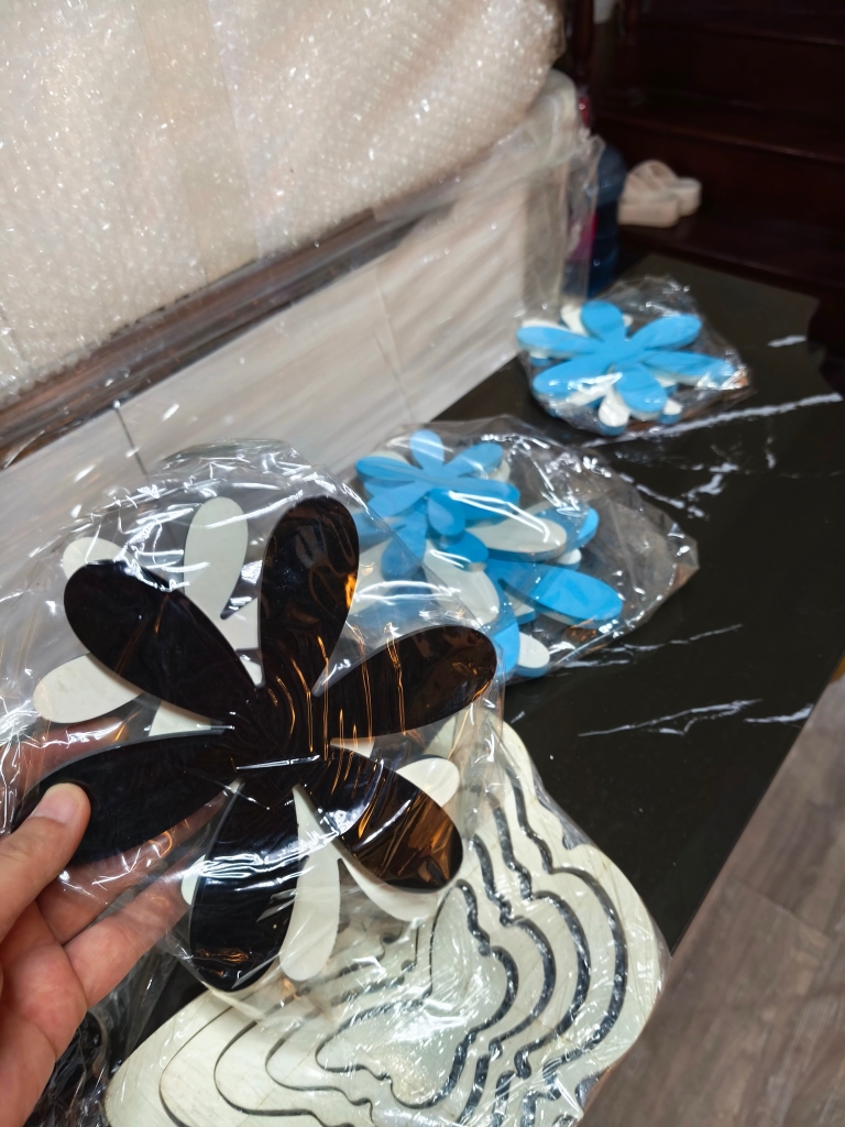 Vòng gỗ dán tường hình hoa dán tường (3 HOA)