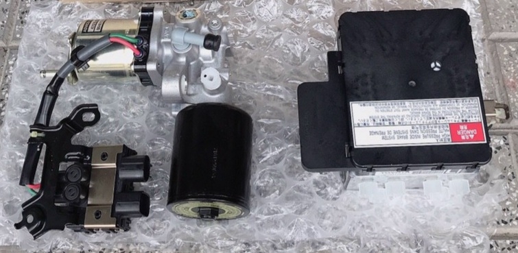 Hộp điều khiển cụm phanh ABS xe Lexus RX350
