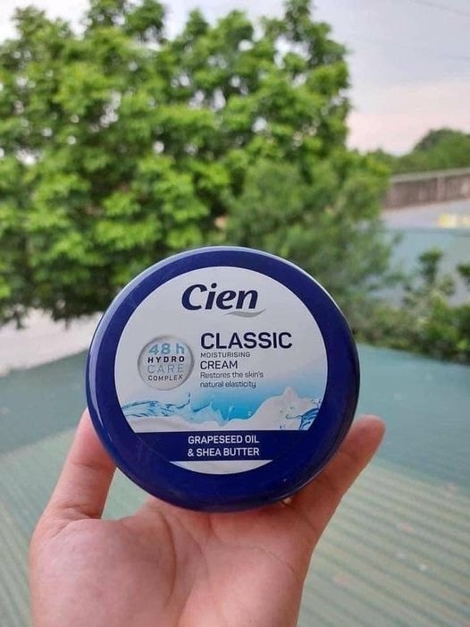 Kem dưỡng Cien Soft Đức 48h Hydro Care Complex Traubenker & Sheabutter Vitamin E 250ml