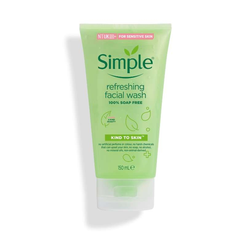 Sữa Rửa Mặt Cho Da Nhạy Cảm Simple Refreshing Facial Wash 150Ml