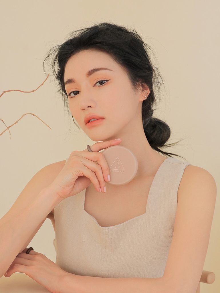 [TẶNG KÈM 1 LÕI]Phấn Nước 3CE Glow Cushion SPF50+ PA+++ #001 Warm Ivory