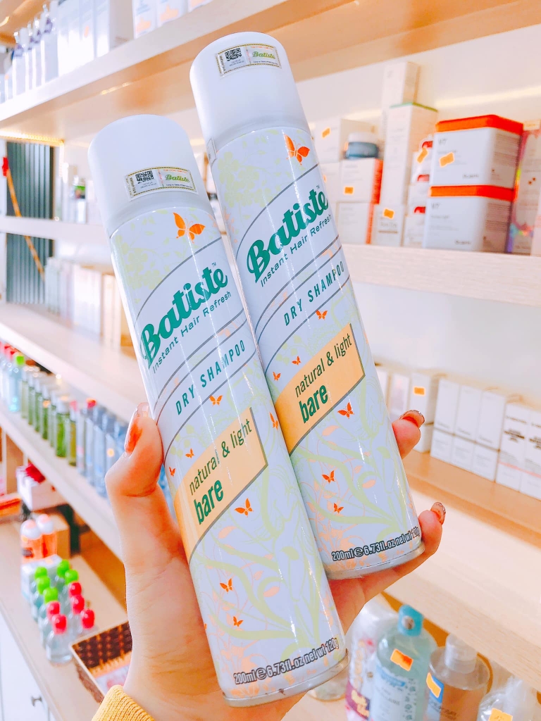 Dầu Gội Khô Batiste Hương Hoa Thiên Nhiên Natural & Light Bare 200ml