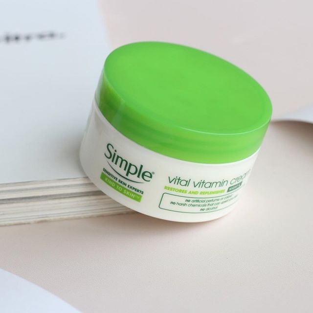 Kem Dưỡng Ẩm Cho Da Ban Đêm Simple Vital Vitamin Night Cream 50Ml