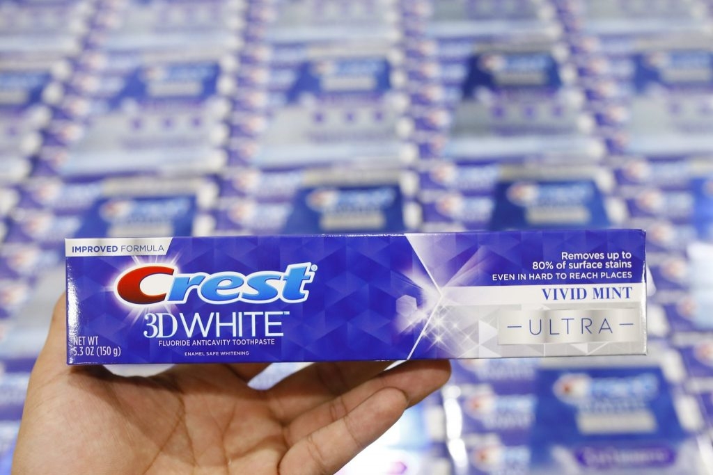 Kem Đánh Răng Crest 3D White Vivid Mint Ultra 150g