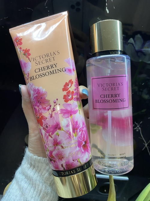 Xịt Thơm Cơ Thể Body Mist Victoria's Secret - Cherry Blossoming 250ml