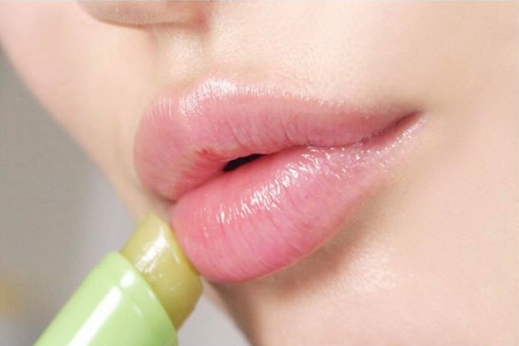 Son Dưỡng Innisfree Green Tea Lip Balm 3.6g