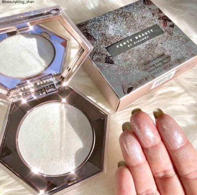 Phấn Bắt Sáng Fenty Beauty By Rihanna Diamond Bomb 8G