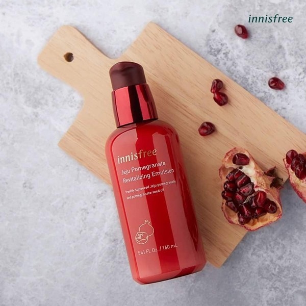 Sữa Dưỡng Innisfree Jeju Pomegranate Revitalizing Emulsion 160ml