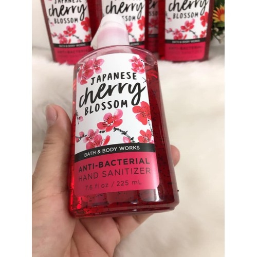 Gel Rửa Tay Khô Bath & Body Work Anti-Bacterial Hand Sanitizer #Cherry Blossom 225ML