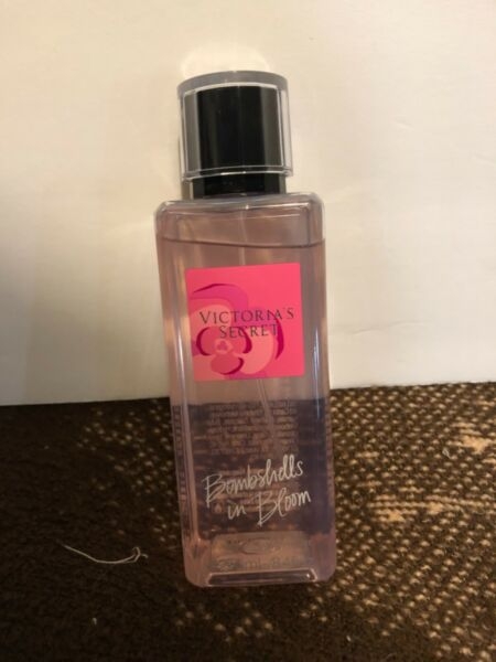 Xịt Thơm Cơ Thể Body Mist Victoria's Secret - Bombshells In Bloom 250ml (Chai Vuông)