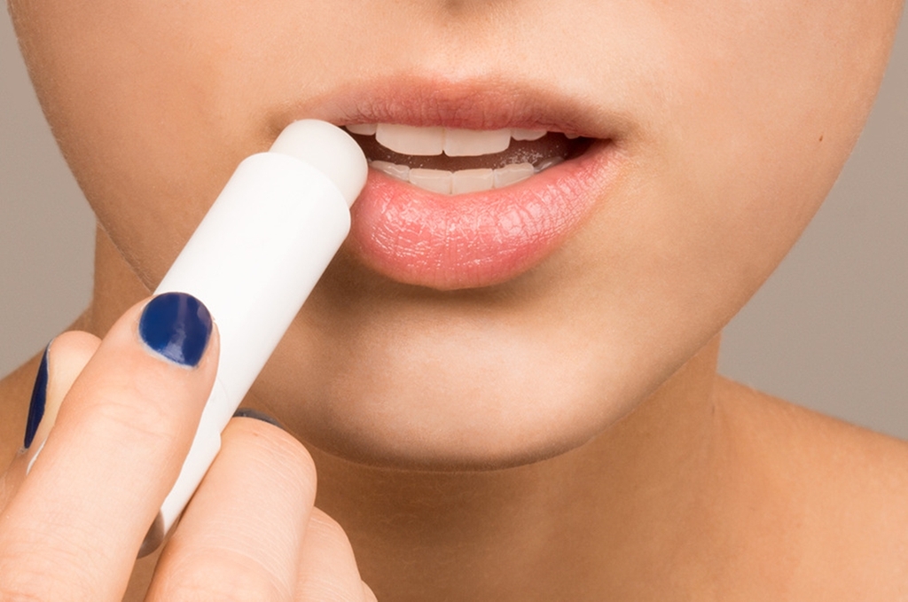 Dưỡng Môi Vaseline Lip Therapy Original Stick 4.8g