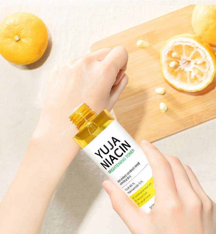 Nước Hoa Hồng Dưỡng Trắng Some By Mi Yuja Niacin 30Days Miracle Brightening Toner