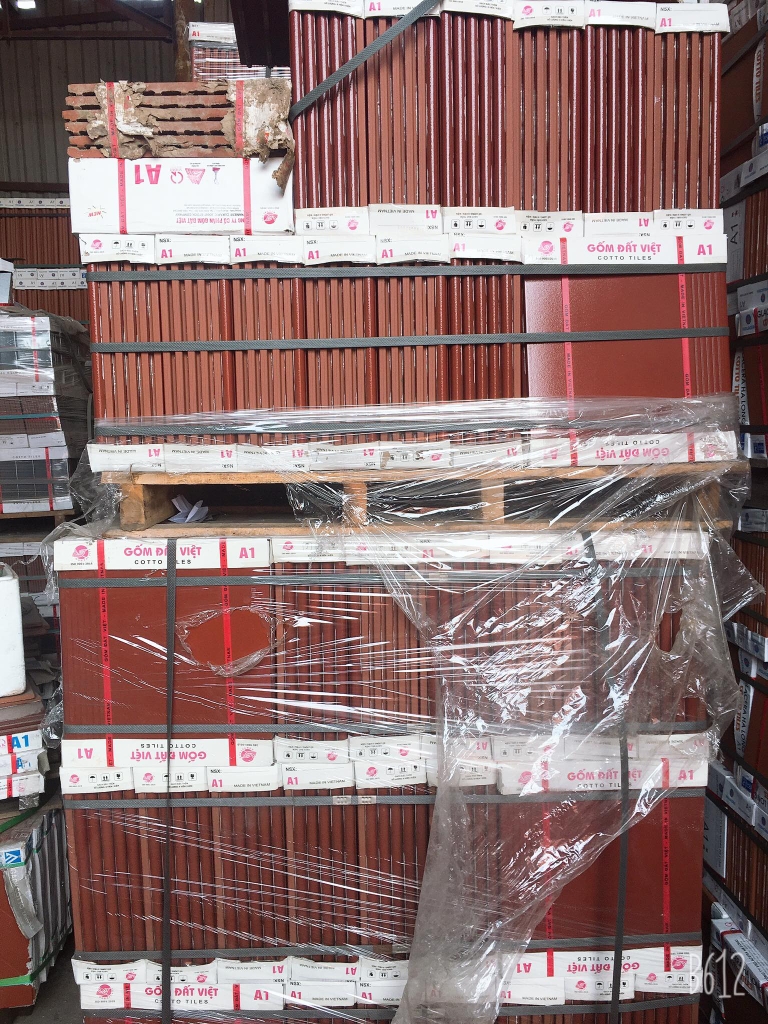 Gạch bậc thềm 40x36cm màu đỏ tráng men Gốm Đất Việt