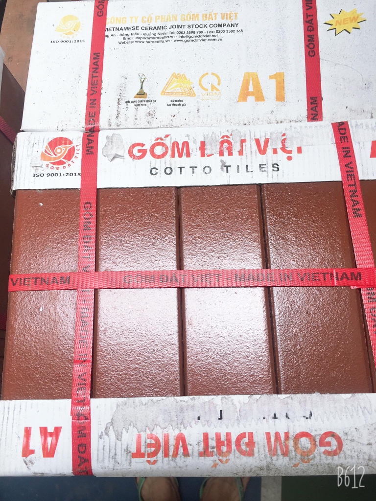 Gạch thẻ 6x24cm màu đỏ tráng men Gốm Đất Việt