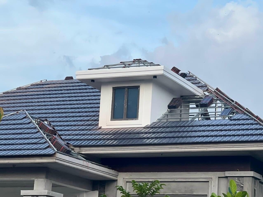 NGÓI EURO TYPE 12V/1M2 MEN KIM LOẠI - MÀU CAFE