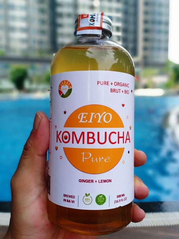 Trà EIYO KOMBUCHA PURE - Nguyên vị tự nhiên với nguyên liêu Organic, được lên men thủ công Truyền thống tại Núi Ba Vì.